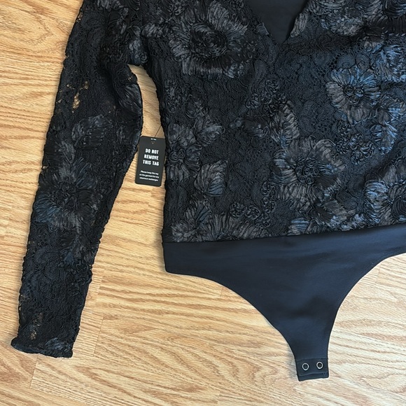 Lace Embroidered V-Neck Long Sleeve Thong Bodysuit NWT Size S Express - Picture 7 of 11